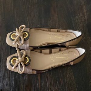 Brand New J. Renee flats